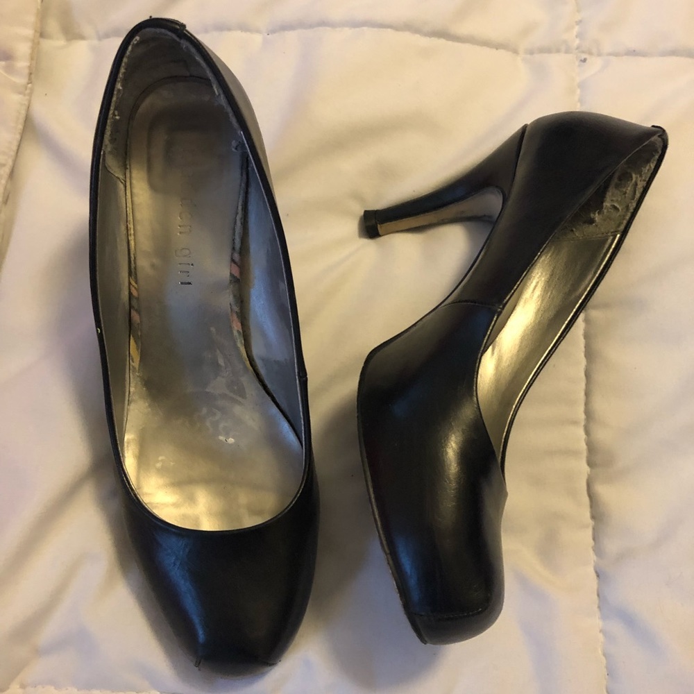 Madden Girl Black Pumps